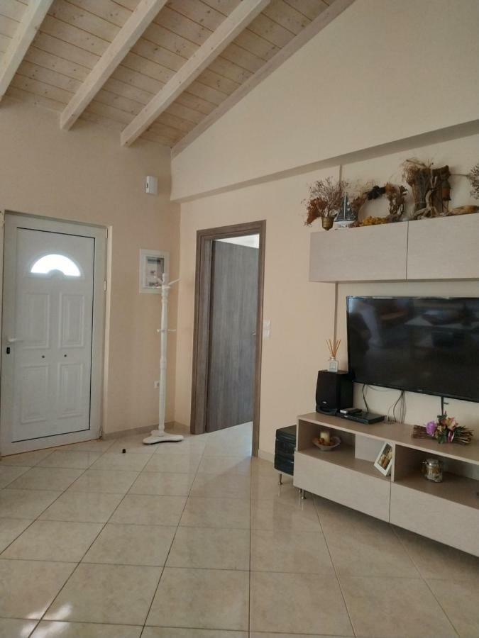 Alexandra Apartment Artemida  Exterior foto
